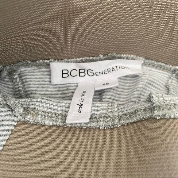 BCBGeneration Striped Elastic Skirt - Picture 3 of 4